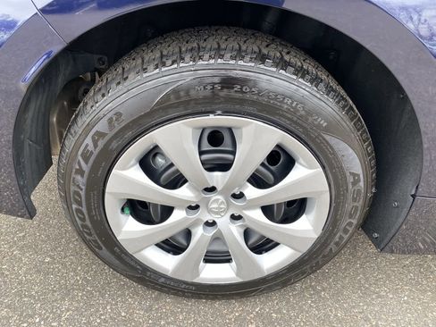 Used 2024 Toyota Corolla LE image 18