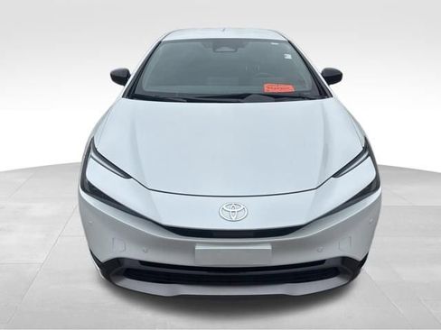 Used 2023 Toyota Prius XLE FWD image 9