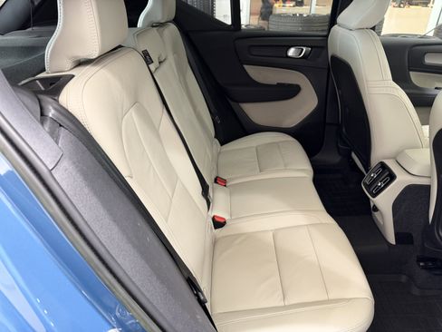 Used 2023 Volvo XC40 B5 Plus w/ Driver Assist Package AWD/4WD image 27