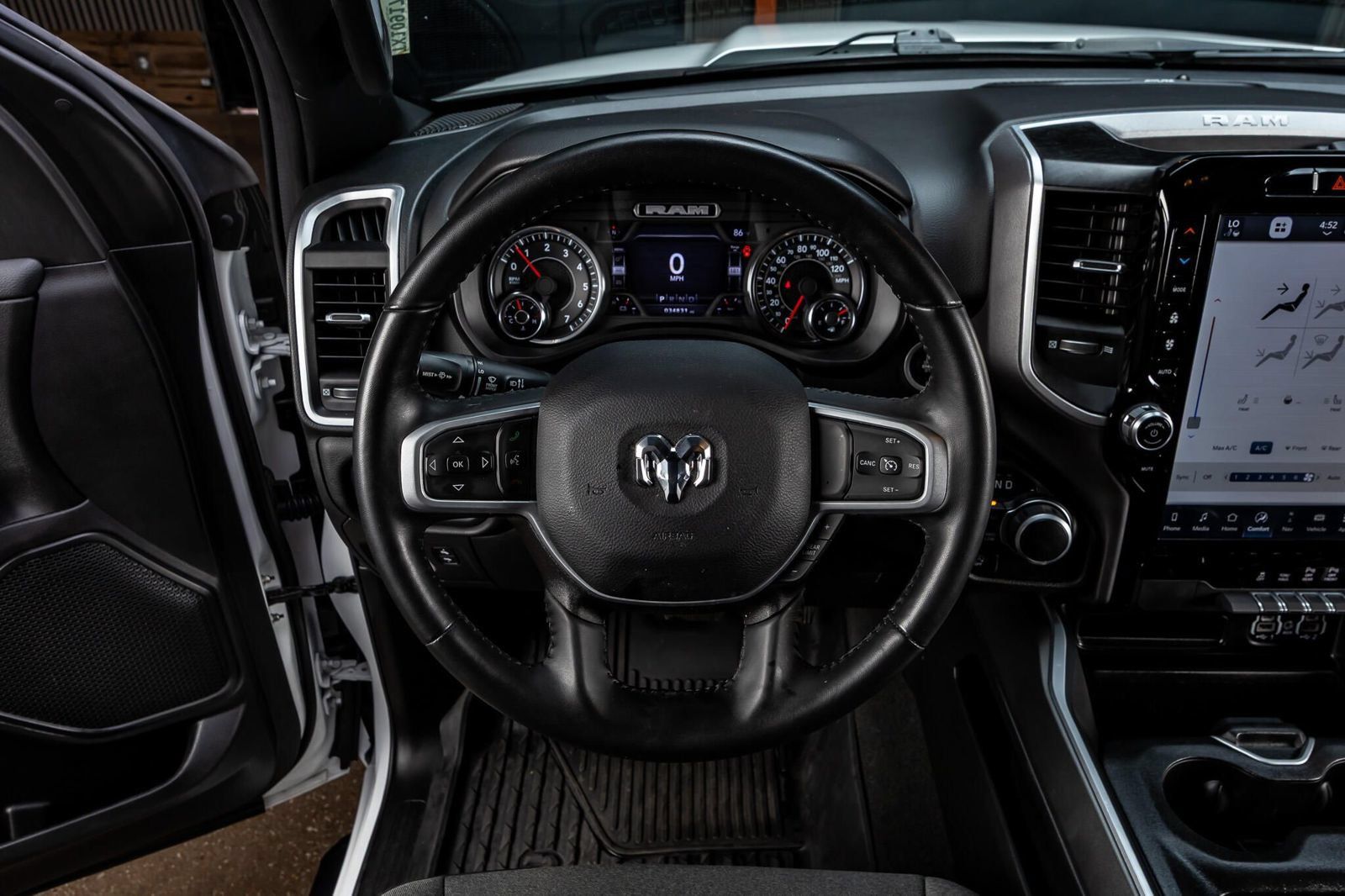 Used 2023 RAM 1500 Big Horn AWD/4WD image 19