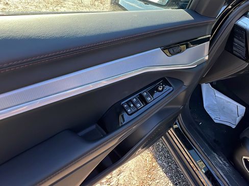 Used 2024 Jeep Wagoneer Launch Edition image 15