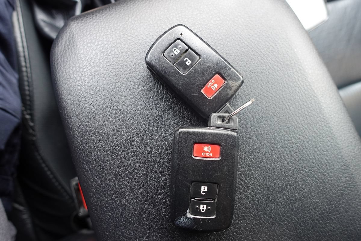 Used 2020 Toyota Tacoma TRD Off-Road AWD/4WD image 61