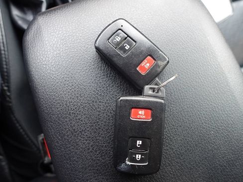 Used 2020 Toyota Tacoma TRD Off-Road AWD/4WD image 61