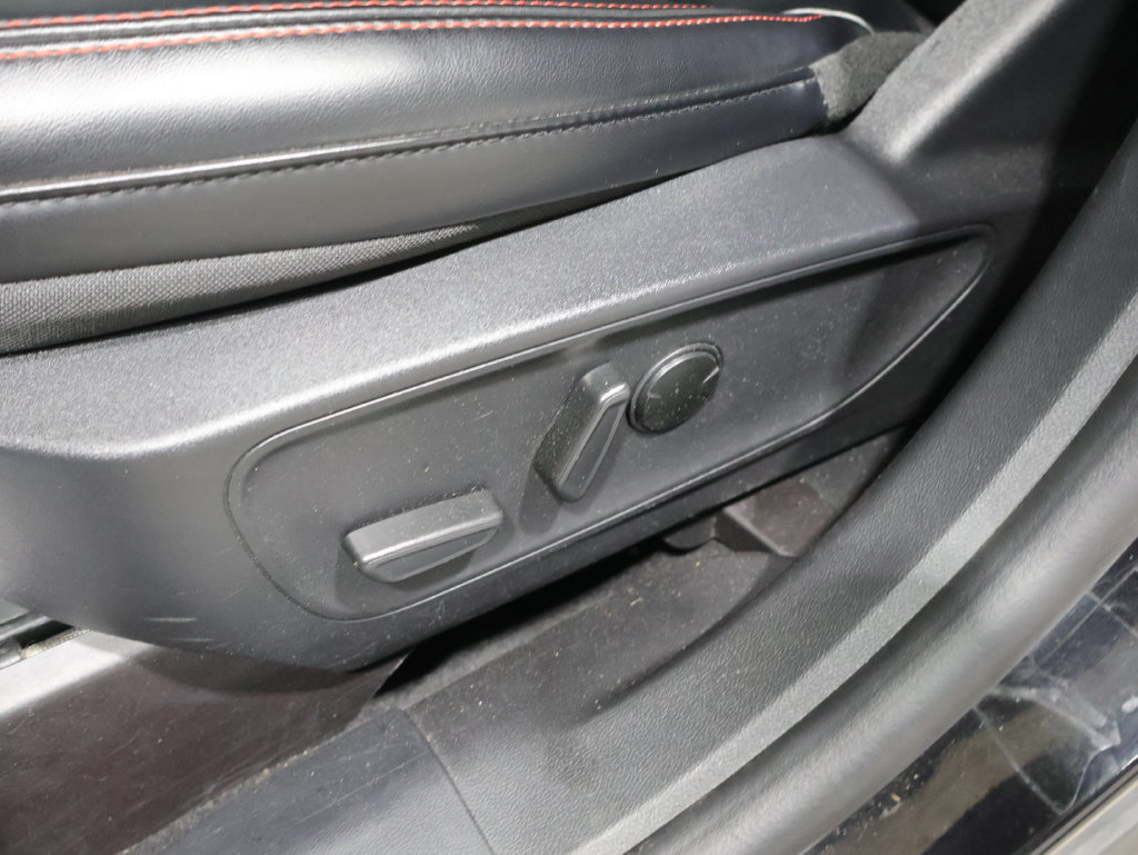 Used 2025 Ford Escape ST-Line AWD/4WD image 12
