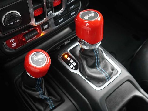 Used 2021 Jeep Wrangler Unlimited Rubicon 4xe w/ Cold Weather Group AWD/4WD image 13