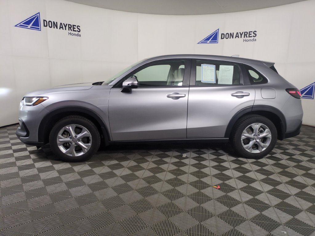 Certified 2023 Honda HR-V LX image 2