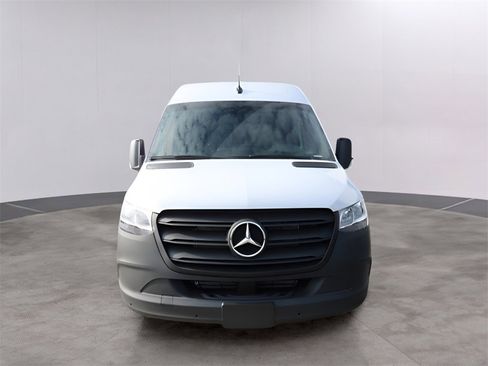Used 2024 Mercedes-Benz Sprinter 3500 image 3