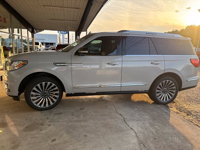 Used 2020 Lincoln Navigator Reserve w/ Luxury Package AWD/4WD image 5