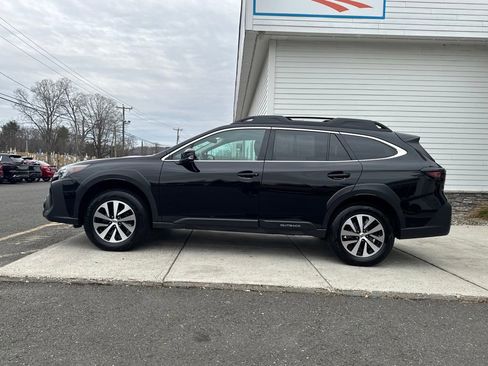 Used 2023 Subaru Outback Premium image 4
