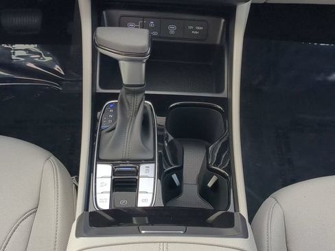 Used 2025 Hyundai Tucson SE FWD image 18