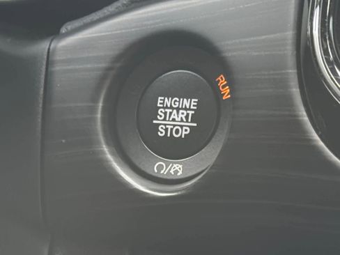 Used 2020 Jeep Grand Cherokee Altitude image 5