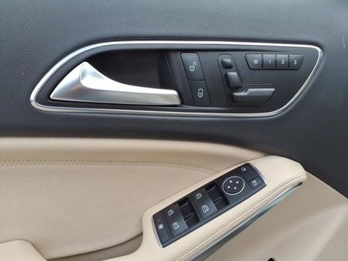 Used 2017 Mercedes-Benz GLA 250 image 12