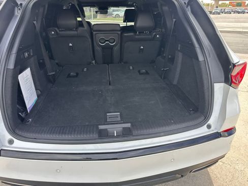 Used 2025 Acura MDX A-Spec image 10