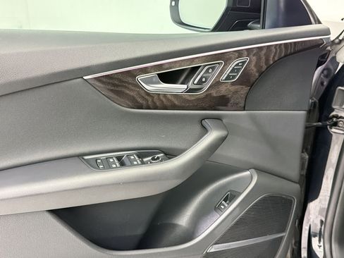Used 2021 Audi Q8 Premium Plus image 14