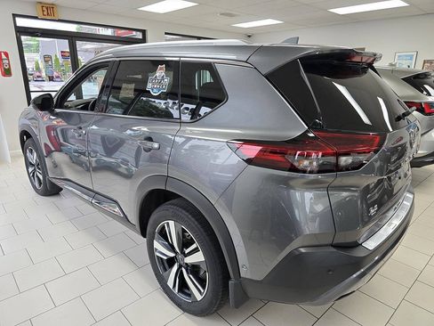 Used 2023 Nissan Rogue SL w/ SL Premium Package AWD/4WD image 8