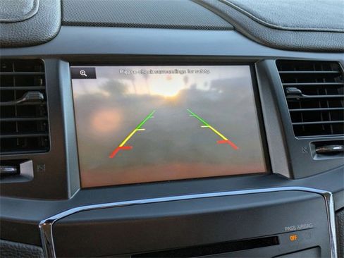 Used 2014 Lincoln MKS image 17