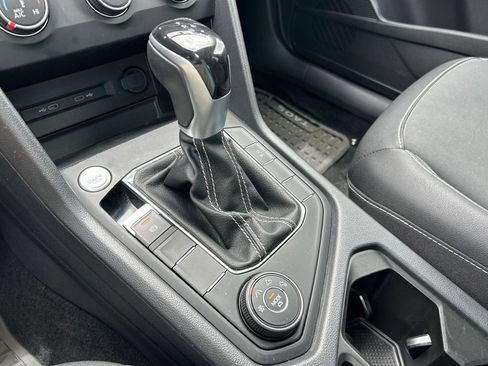 Certified 2022 Volkswagen Taos SE AWD/4WD image 36