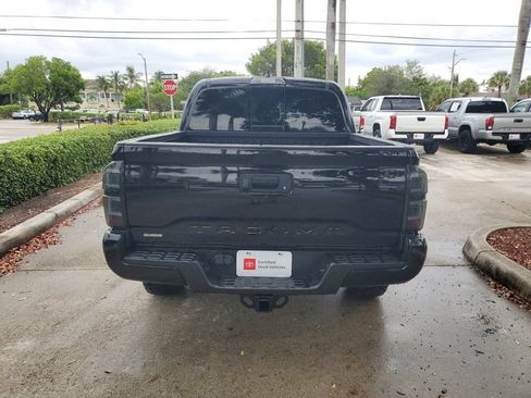 Used 2022 Toyota Tacoma TRD Off-Road w/ Technology Package AWD/4WD image 8