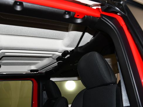 Used 2020 Jeep Wrangler Sport AWD/4WD image 24