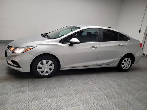 Used 2017 Chevrolet Cruze LS FWD image 2