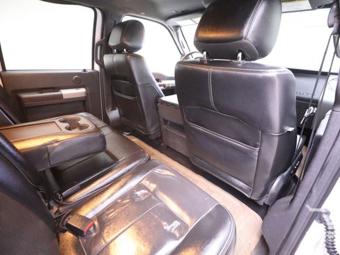 Used 2013 Ford F250 Lariat w/ Lariat Interior Pkg image 12