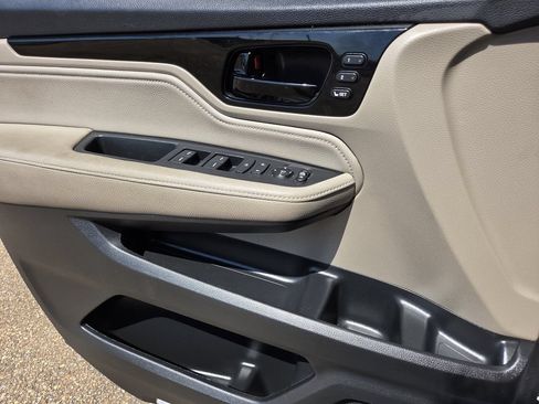 Certified 2022 Honda Odyssey Touring image 19