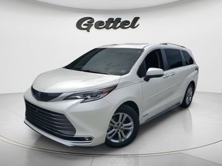 Used 2021 Toyota Sienna Platinum AWD/4WD video 1