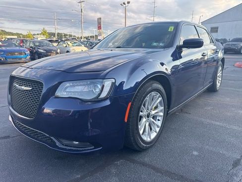 Used 2017 Chrysler 300 S RWD image 5
