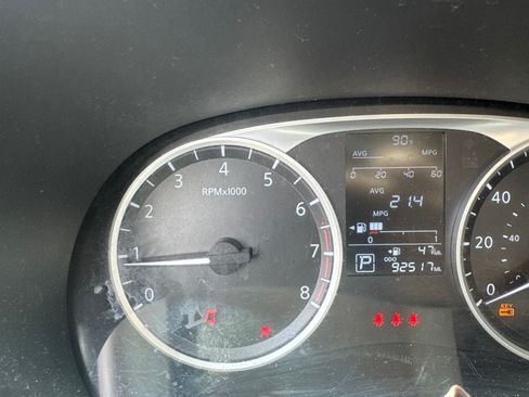 Used 2021 Nissan Kicks S FWD image 10