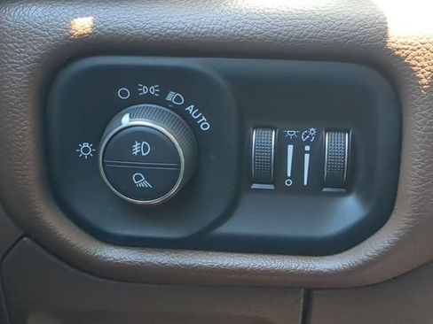 Used 2021 RAM 1500 Laramie RWD image 27