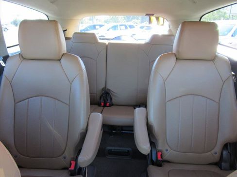 Used 2017 Buick Enclave Premium image 26