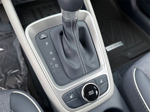 Certified 2025 Hyundai Venue Limited image 31