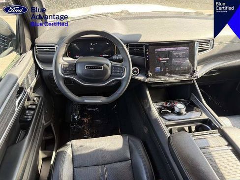 Used 2024 Jeep Wagoneer Series II w/ Flexible Seating Group AWD/4WD image 10