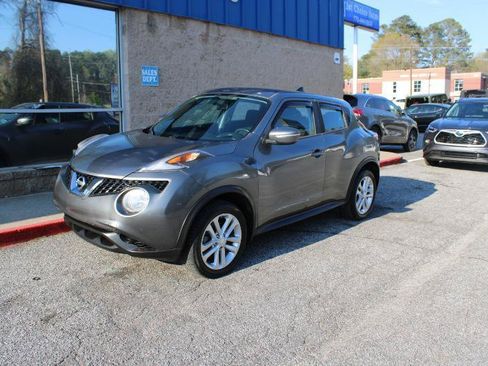 Used 2017 Nissan Juke S FWD image 4