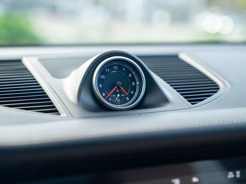 Certified 2020 Porsche Macan image 17