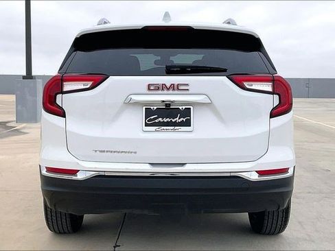 Used 2024 GMC Terrain SLT image 4