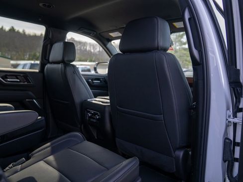 Used 2025 GMC Yukon Denali image 15