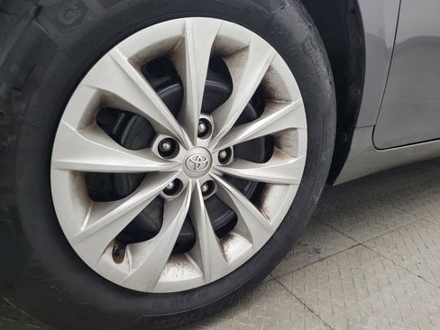 Used 2017 Toyota Camry LE image 31