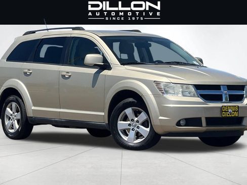 Used 2010 Dodge Journey SXT w/ Flexible Seating Group FWD image 2