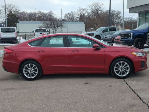 Used 2020 Ford Fusion SE image 19
