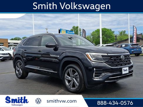 Certified 2024 Volkswagen Atlas Cross Sport SEL R-Line AWD/4WD image 1