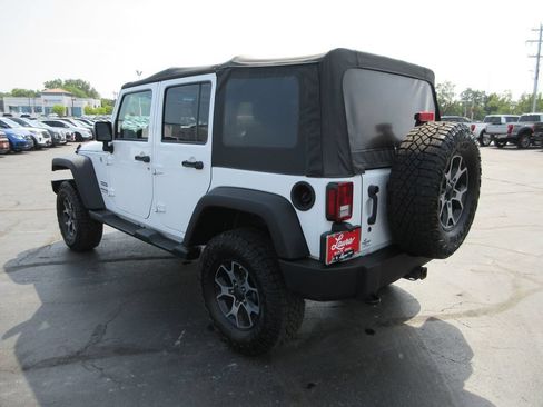 Used 2018 Jeep Wrangler Unlimited Sport S AWD/4WD image 8