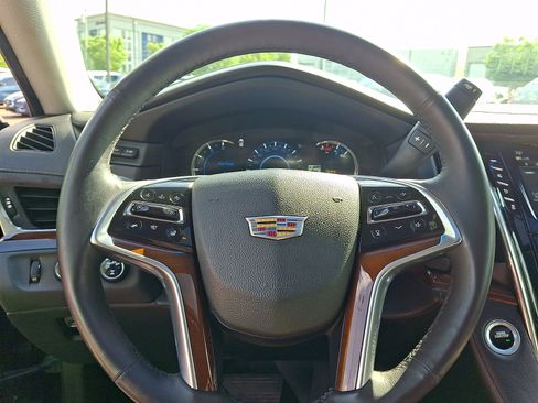 Used 2018 Cadillac Escalade Premium Luxury AWD/4WD image 23