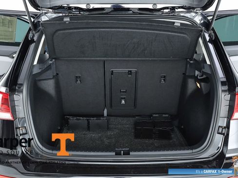 Used 2023 Volkswagen Taos SE w/ Panoramic Sunroof Package FWD image 29