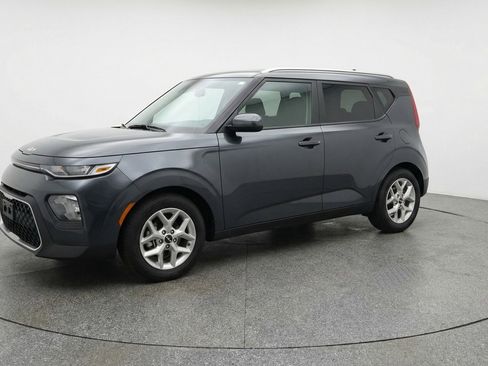 Used 2025 Kia Soul LX w/ LX Technology Package image 3