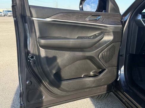 New 2025 Jeep Grand Cherokee L Limited image 28