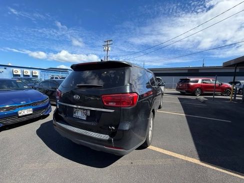Used 2021 Kia Sedona LX FWD image 6