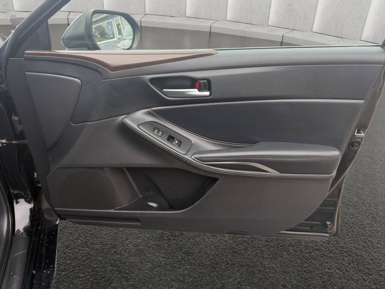 Used 2019 Toyota Avalon XLE w/ Moonroof Package FWD image 15