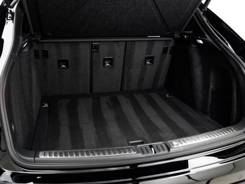 Certified 2026 Porsche Macan AWD/4WD image 29