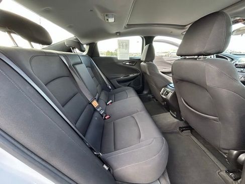 Used 2024 Chevrolet Malibu LT FWD image 18